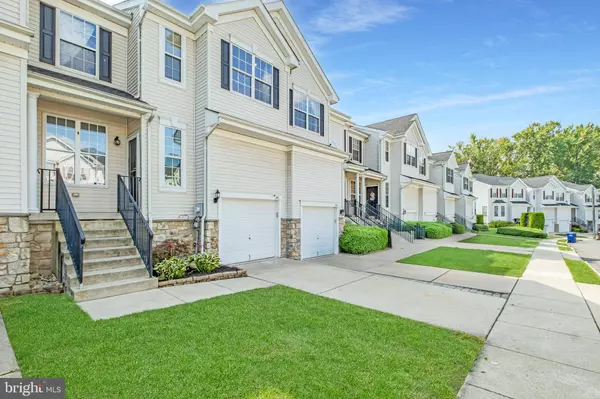 341 HUNTINGTON DR, Delran, NJ 08075