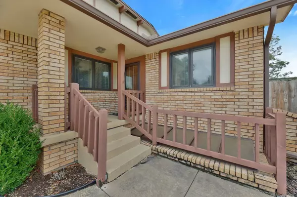 10205 W Alamo St, Wichita, KS 67212