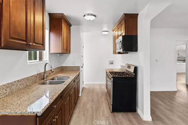 6715 8th AVE, Los Angeles, CA 90043