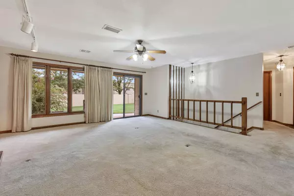 10205 W Alamo St, Wichita, KS 67212