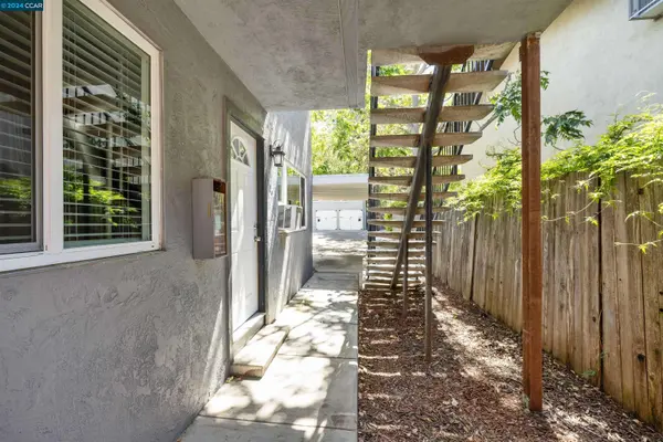 1409 Berrellesa St, Martinez, CA 94553