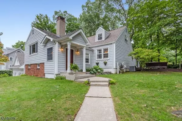 5 W Crest Trl, Kinnelon Boro, NJ 07405