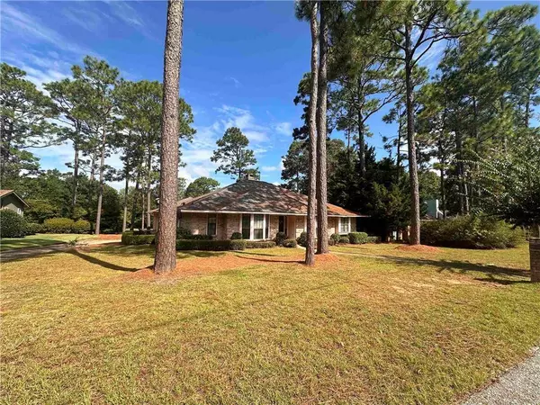 128 Dewitt CIR, Daphne, AL 36526