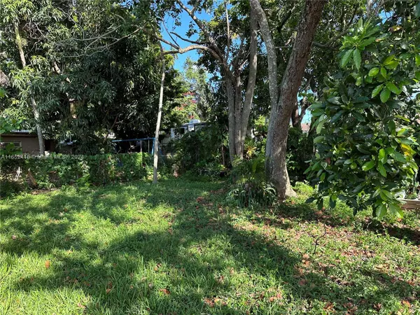 250 NW 98 Street, Miami, FL 33150