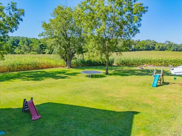 N8723 Sandy Hook Road, Brooklyn, WI 53521