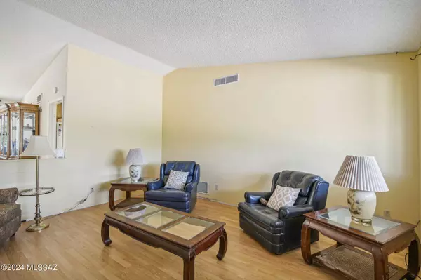 7248 E Inca Dove Drive, Tucson, AZ 85750