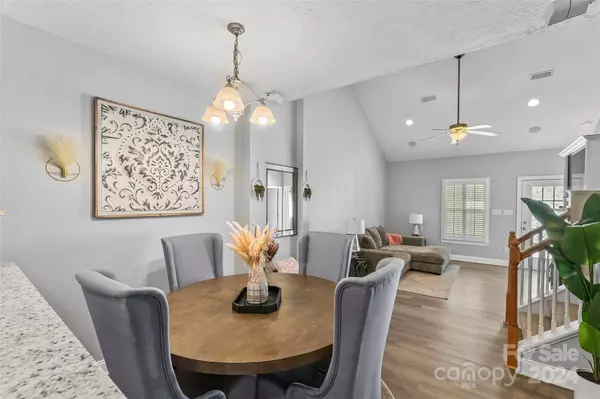 4764 Braxton Gate LN, Hickory, NC 28602