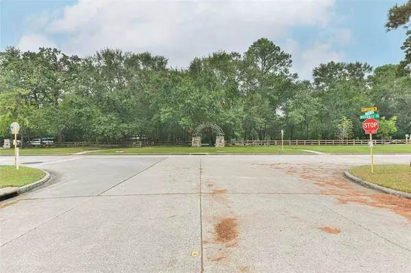 NA Sugar Pine DR, Houston, TX 77090