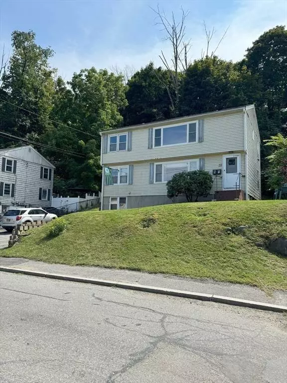 487 - 489 E Merrimack St, Lowell, MA 01852