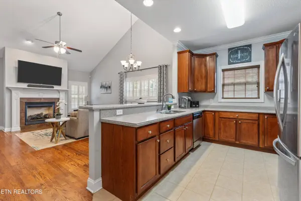 1710 Bonnie Roach LN #1710, Knoxville, TN 37922