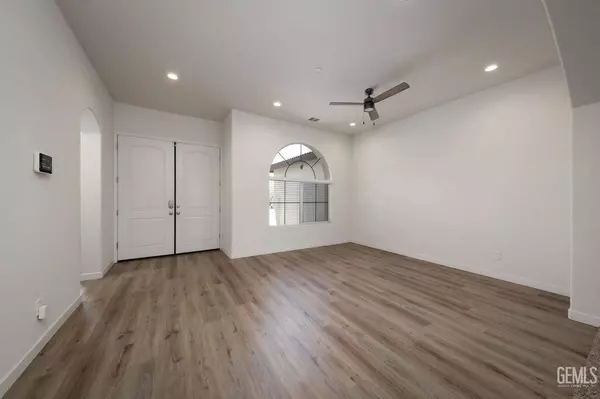 11803 Hollybrook Lane, Bakersfield, CA 93311