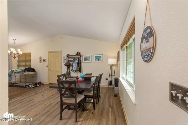 1996 N Tabasco Cat DR, Palmer, AK 99645