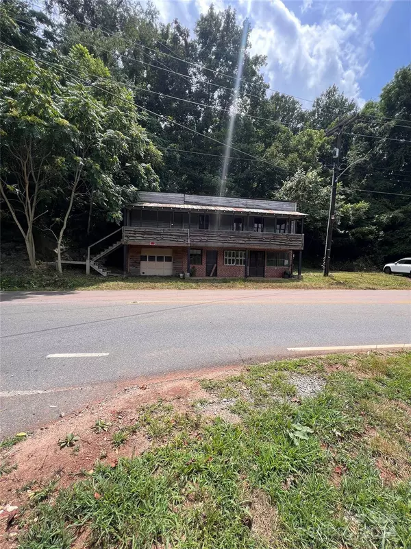 1801 Valway RD NW, Lenoir, NC 28645