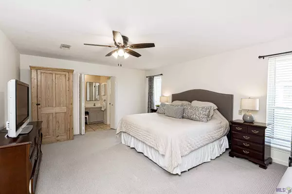 1105 LEYCESTER DR, Baton Rouge, LA 70808