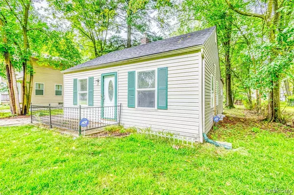 20452 MIDWAY Avenue, Southfield, MI 48075