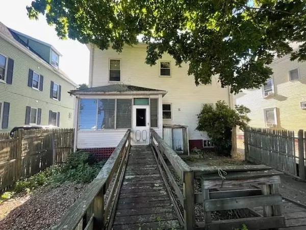 8 Cushing Street, Salem, MA 01970