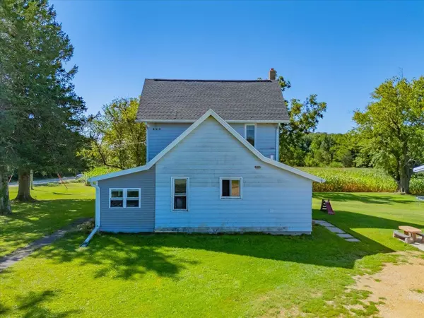 N8723 Sandy Hook Road, Brooklyn, WI 53521