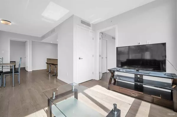 8238 LORD ST #402, Vancouver, BC V6P 0G7