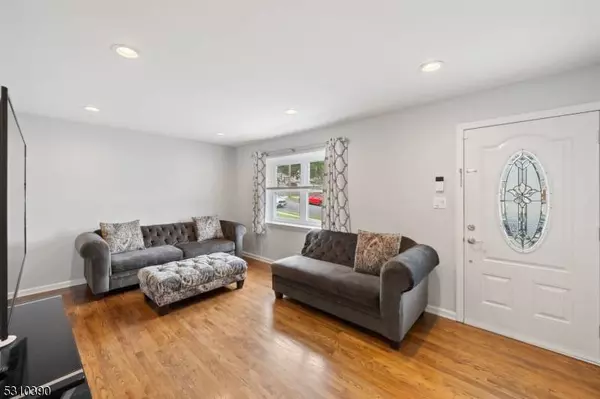 33 Sperling Rd, Clifton City, NJ 07013