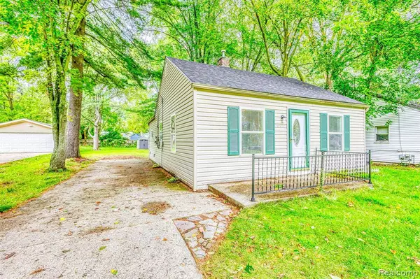 20452 MIDWAY Avenue, Southfield, MI 48075