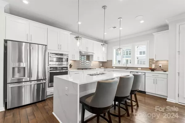 128 Berkeley AVE, Mooresville, NC 28117