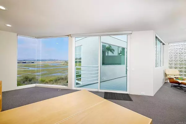 196 Solana Point CIR, San Diego, CA 92075