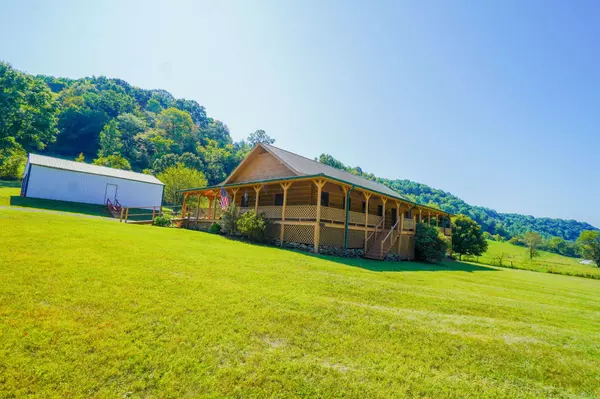 1675 Chigger Hollow Rd, Pleasant Shade, TN 37145