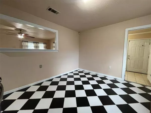 2537 Quentin Court, Fort Worth, TX 76106