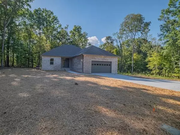 2219 Ovoca Rd, Tullahoma, TN 37388