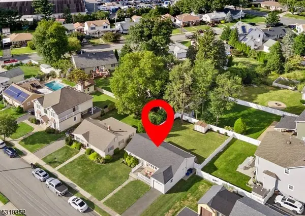 32 Scott Ter, Clifton City, NJ 07013