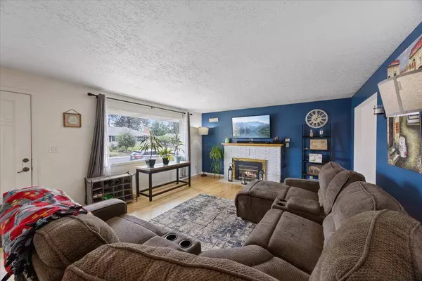 3028 W Rosewood Ave, Spokane, WA 99208