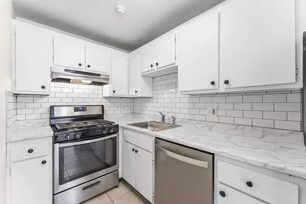 16 Kenmar Dr #125, Billerica, MA 01821