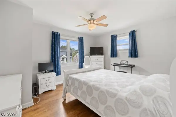 33 Sperling Rd, Clifton City, NJ 07013