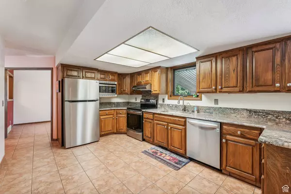 2356 E 2250 N, Layton, UT 84040