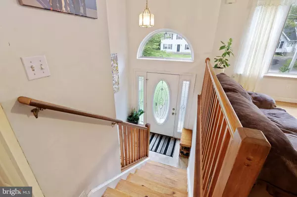 825 TRAFALGAR RD, Tobyhanna, PA 18466