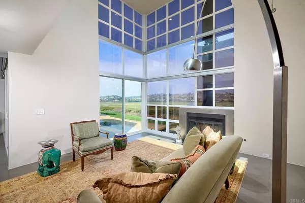 196 Solana Point CIR, San Diego, CA 92075