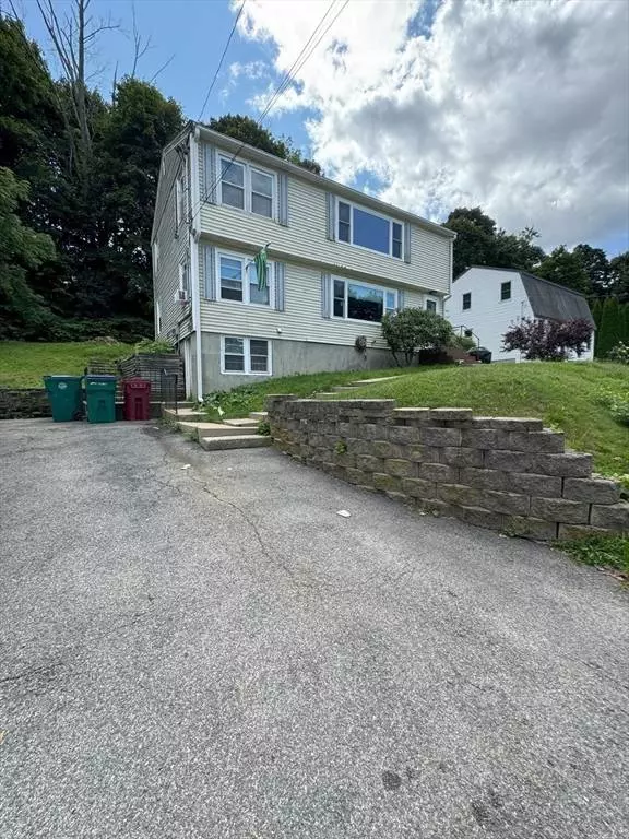 487 - 489 E Merrimack St, Lowell, MA 01852