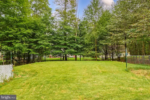 825 TRAFALGAR RD, Tobyhanna, PA 18466