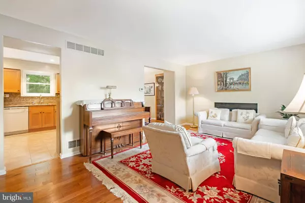 117 WHITE BIRCH CT, Cherry Hill, NJ 08003