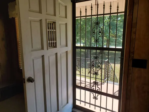 2055 Chisholm Rd, Iron City, TN 38463