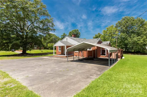 1643 Hillcrest AVE, Lancaster, SC 29720