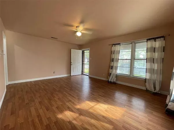 2537 Quentin Court, Fort Worth, TX 76106