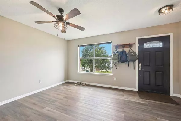 2306 Memphis Street, Ennis, TX 75119