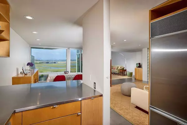 196 Solana Point CIR, San Diego, CA 92075