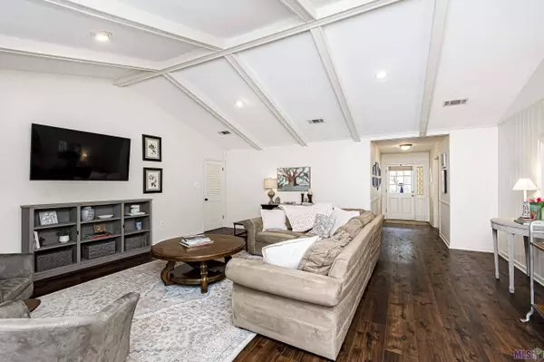 1105 LEYCESTER DR, Baton Rouge, LA 70808