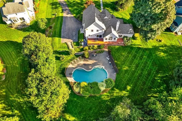 11 Valley View Farm Rd, Haverhill, MA 01835