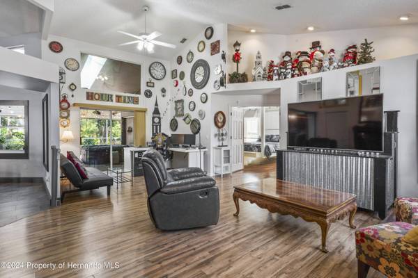 5080 Panther Drive, Spring Hill, FL 34607