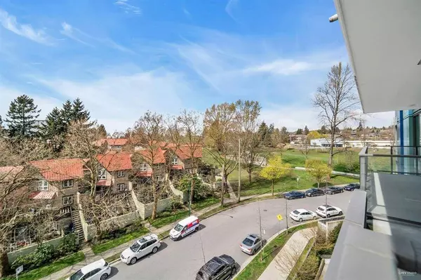 8238 LORD ST #402, Vancouver, BC V6P 0G7