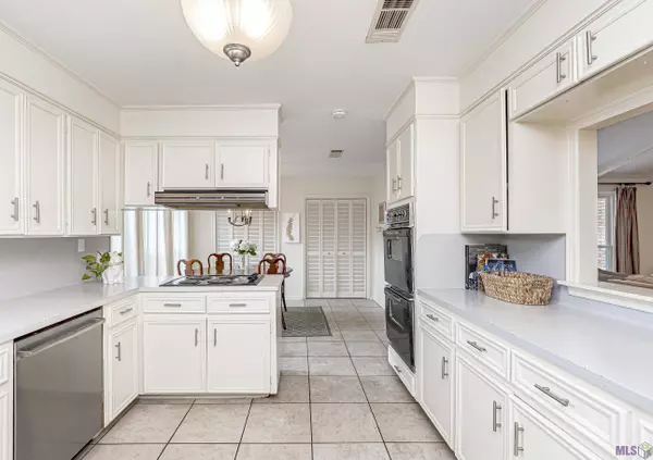 1105 LEYCESTER DR, Baton Rouge, LA 70808