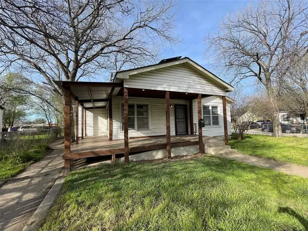 2537 Quentin Court, Fort Worth, TX 76106